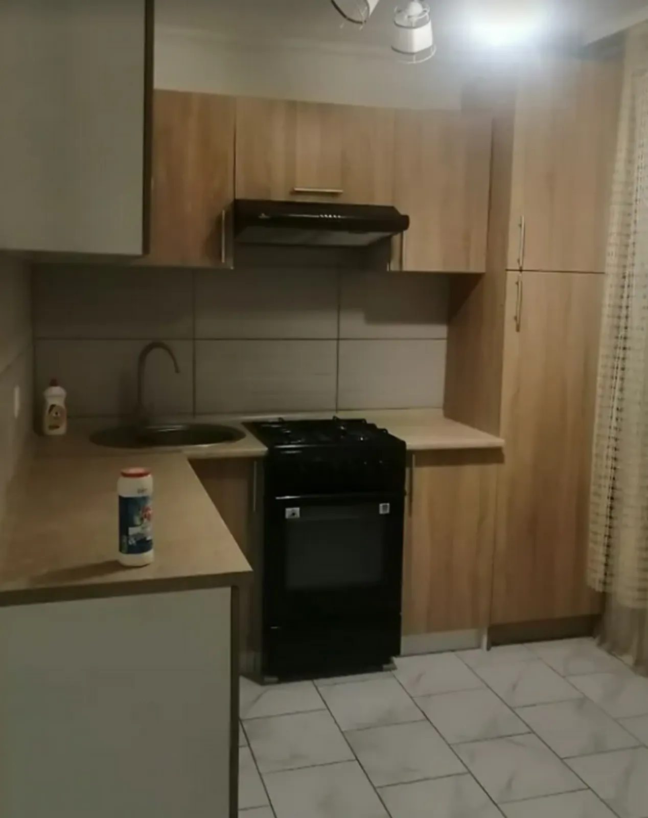 Продаж квартири 2 кімнати, 64 m², 1 пов./4 поверхи. Лемківська вул., Тернопіль. 