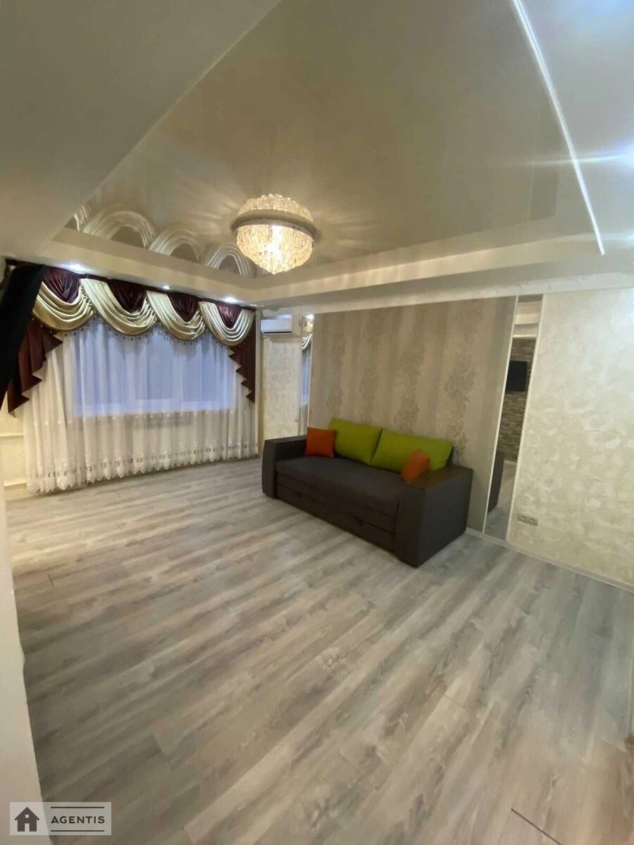 Apartment for rent 2 rooms, 48 m², 4th fl./9 floors. Beresteyskyy prosp. Peremohy, Kyiv. 