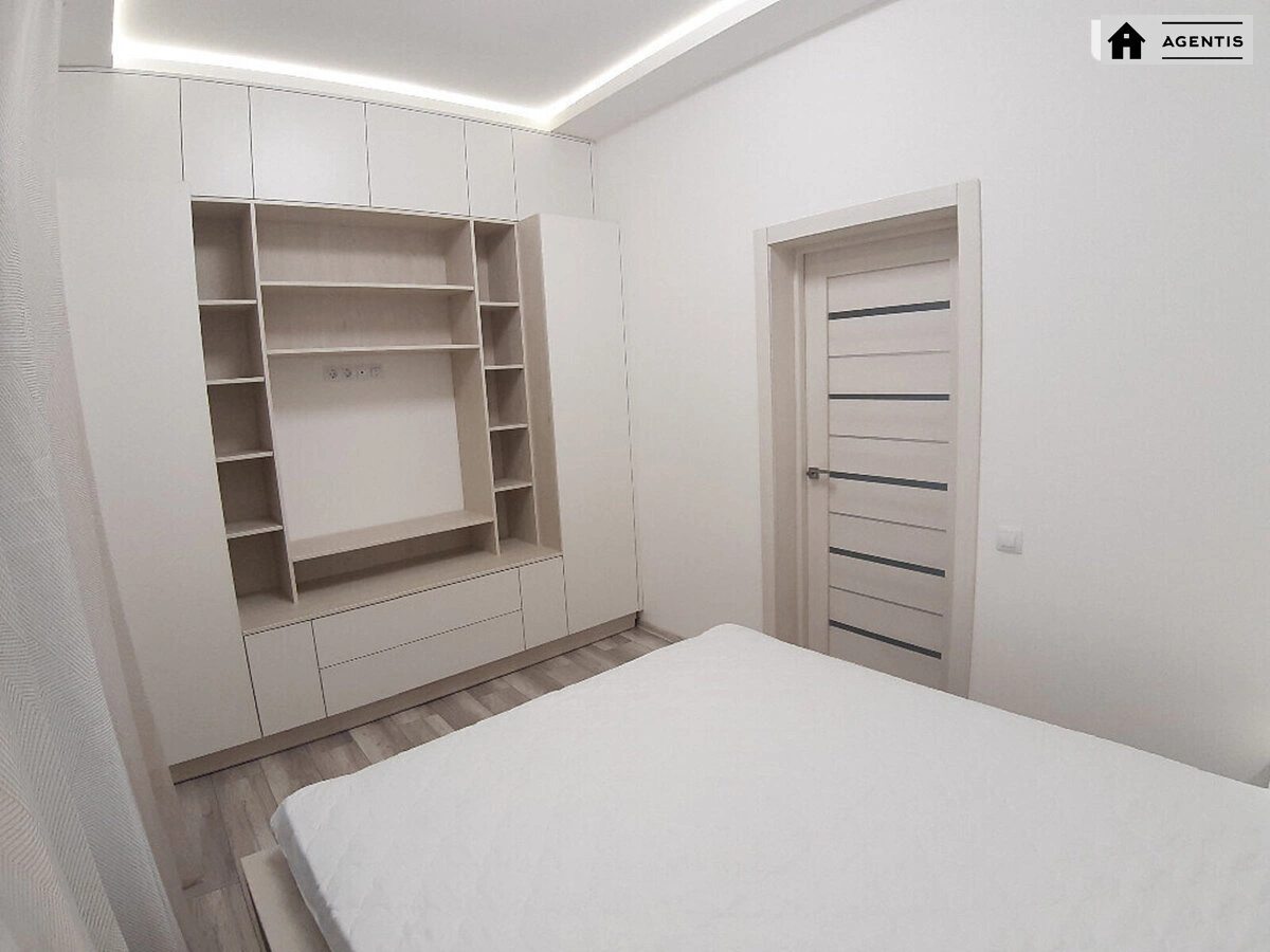 Сдам квартиру 2 комнаты, 62 m², 2 эт./4 этажа. 10, Пирогова 10, Киев. 