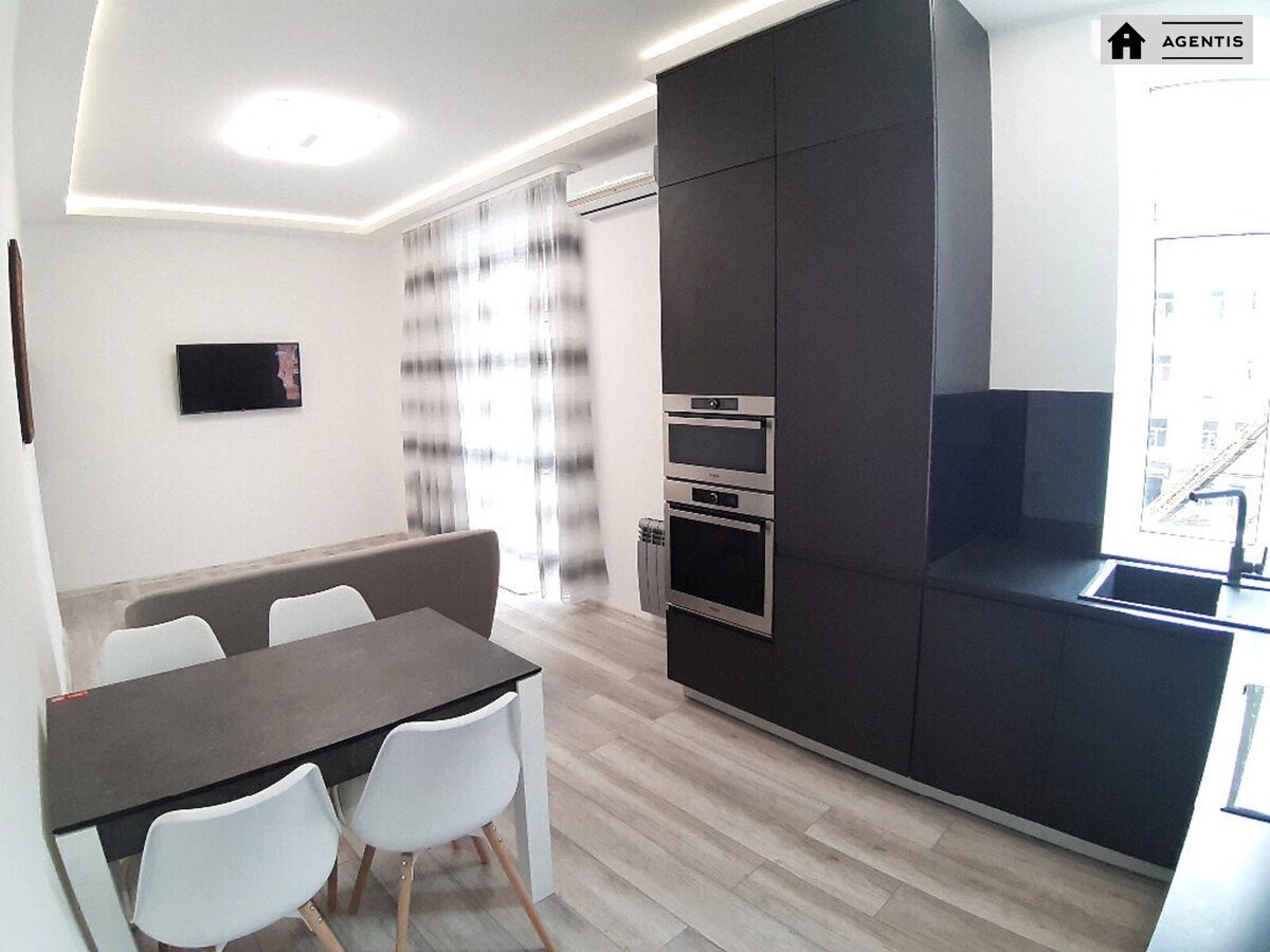 Apartment for rent 2 rooms, 62 m², 2nd fl./4 floors. 10, Pyrogova 10, Kyiv. 