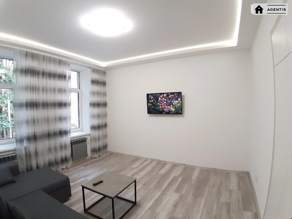 Здам квартиру 2 кімнати, 62 m², 2 пов./4 поверхи. 10, Пирогова 10, Київ. 