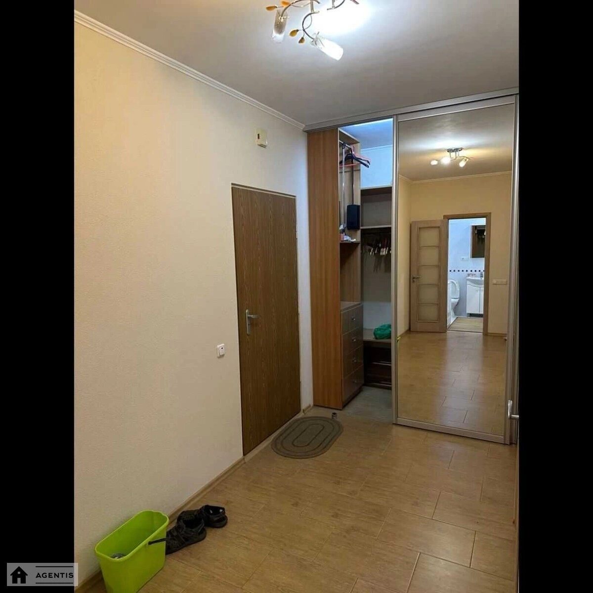 Apartment for rent 1 room, 50 m², 4th fl./9 floors. Rayisy Okipnoyi vul., Kyiv. 