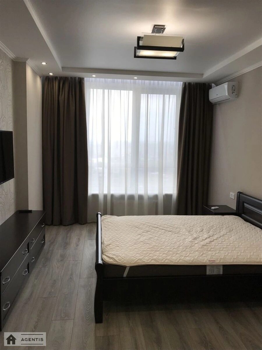 Сдам квартиру 1 комната, 46 m², 16 эт./25 этажей. 20, Соломянська вул., Киев. 