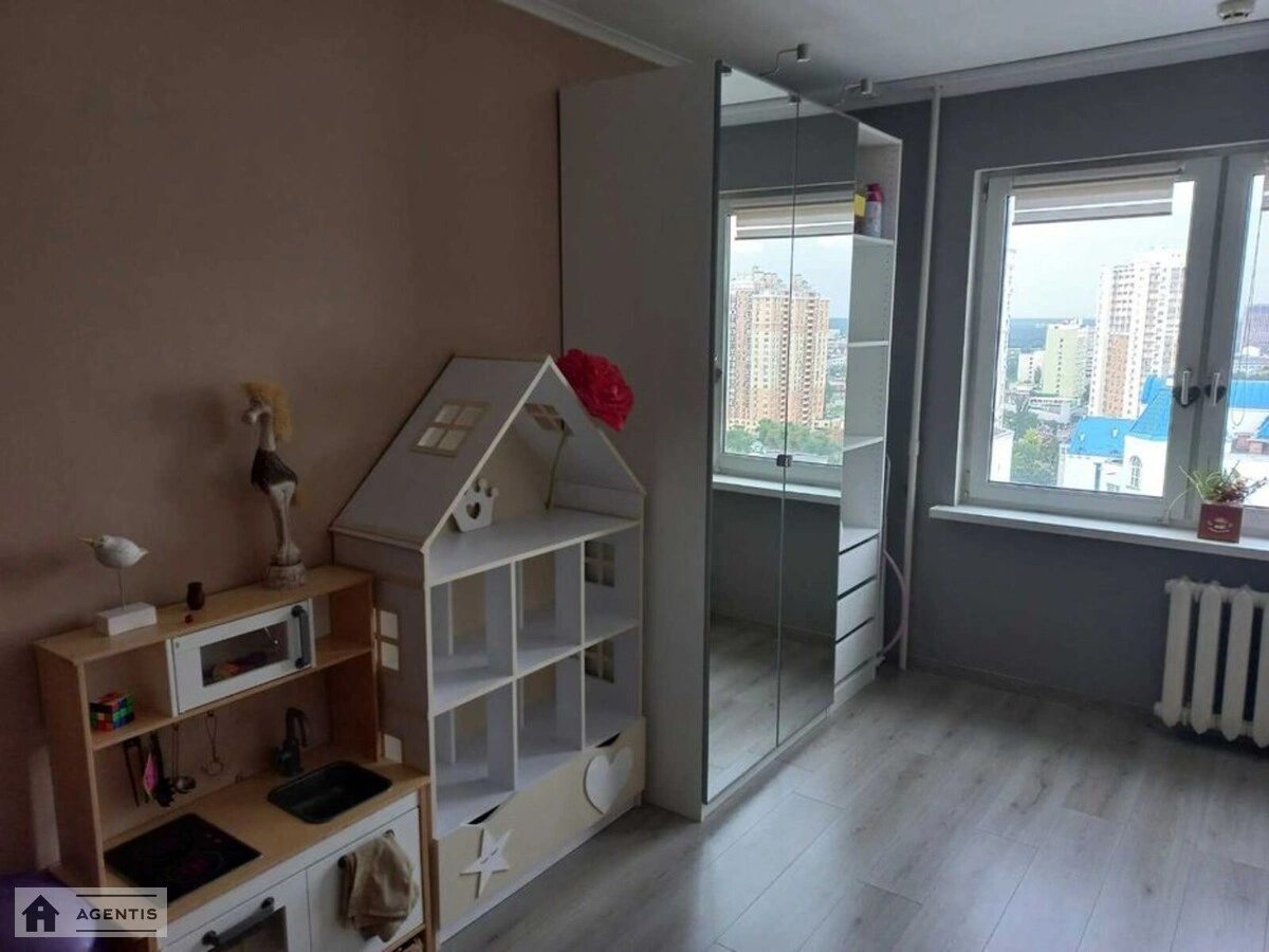 Сдам квартиру 3 комнаты, 95 m², 21 эт./22 этажа. 13, Краковская 13, Киев. 