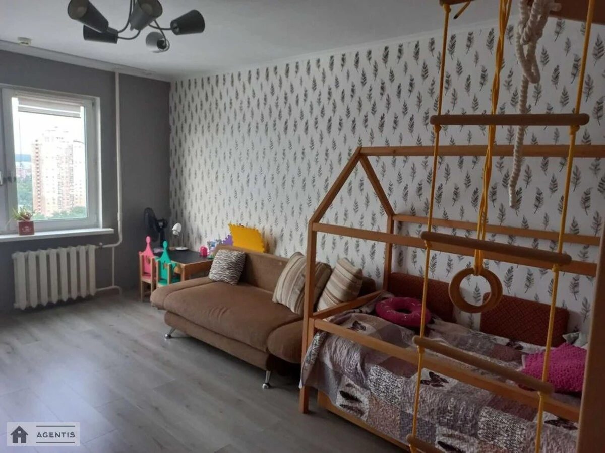 Сдам квартиру 3 комнаты, 95 m², 21 эт./22 этажа. 13, Краковская 13, Киев. 