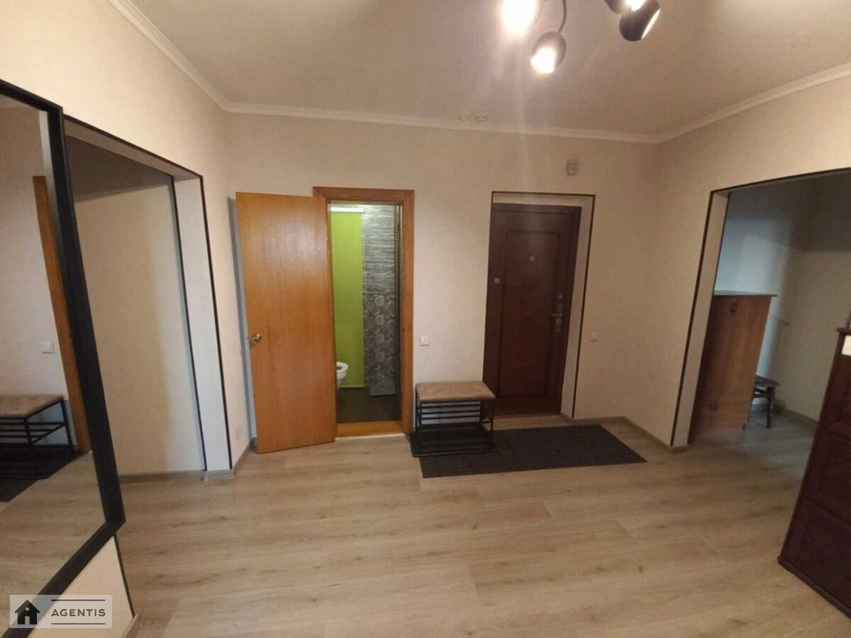 Apartment for rent 3 rooms, 95 m², 21st fl./22 floors. 13, Krakivska 13, Kyiv. 