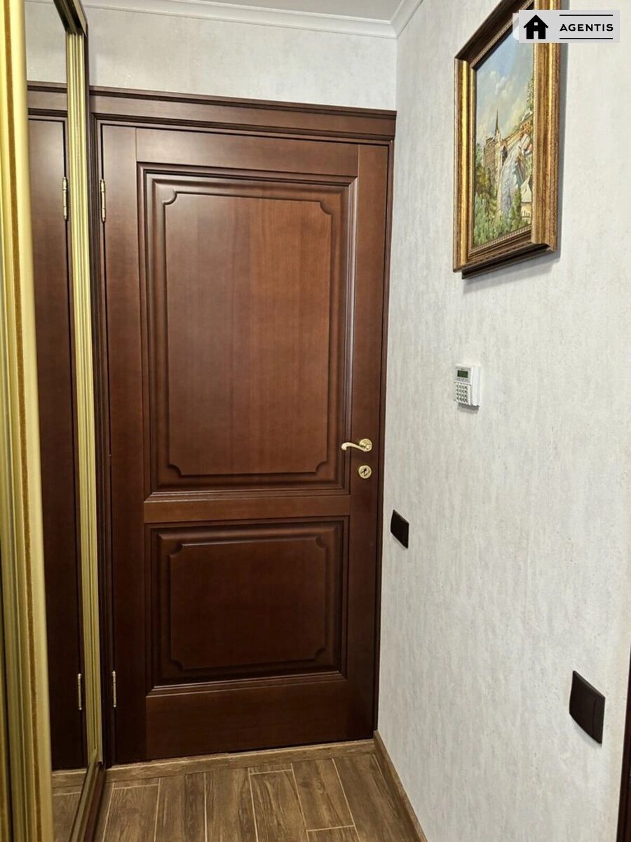 Сдам квартиру 3 комнаты, 111 m², 12 эт./25 этажей. 4, Валерія Лобановського просп. (Червонозоряний), Киев. 