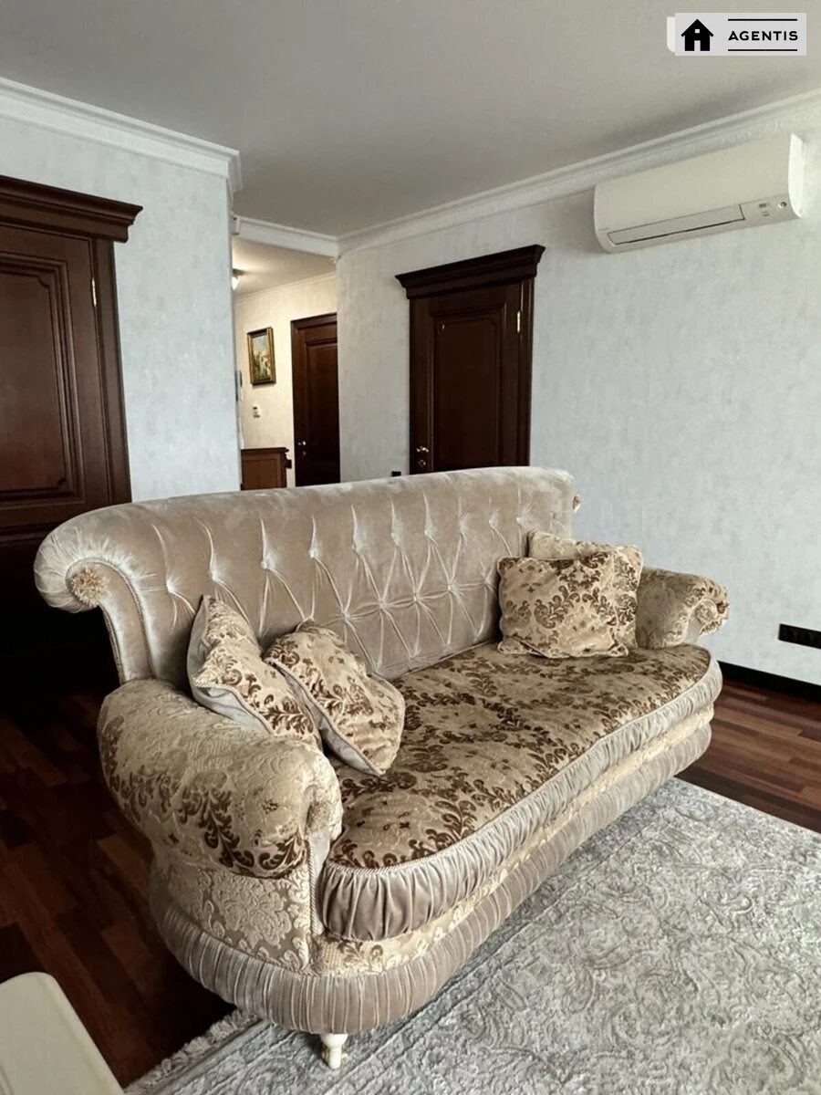 Apartment for rent 3 rooms, 111 m², 12th fl./25 floors. 4, Valeriya Lobanovskoho prosp. Chervonozoryanyy, Kyiv. 