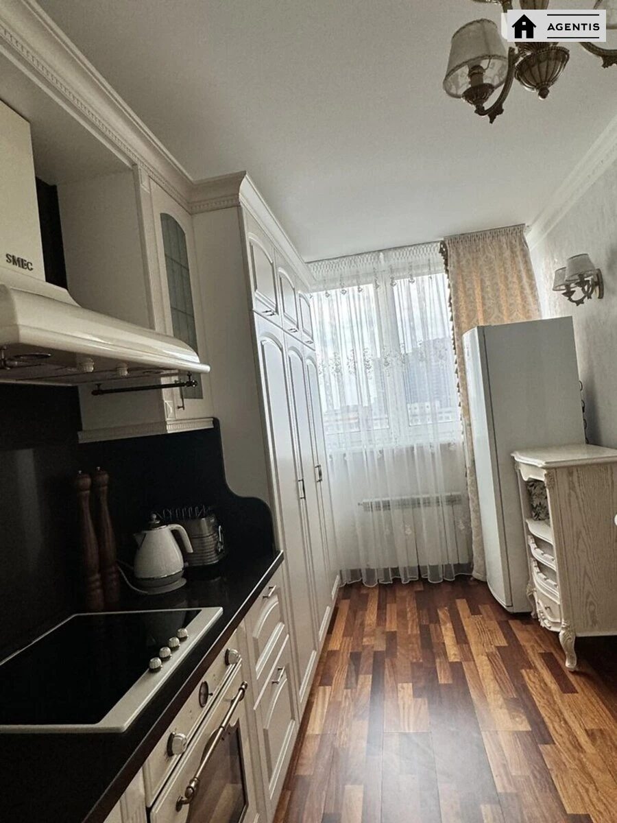 Apartment for rent 3 rooms, 111 m², 12th fl./25 floors. 4, Valeriya Lobanovskoho prosp. Chervonozoryanyy, Kyiv. 