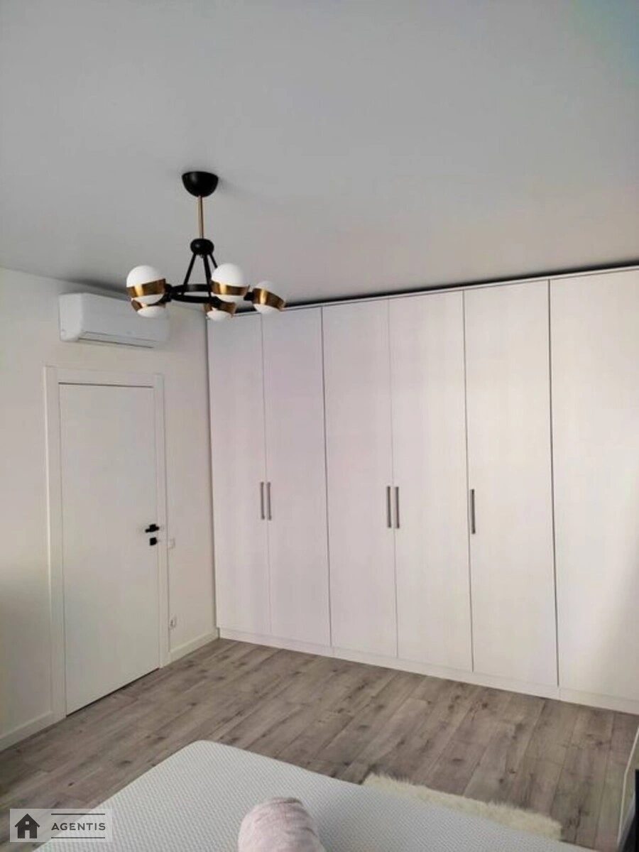 Сдам квартиру 2 комнаты, 67 m², 15 эт./25 этажей. 6, Євгена Сверстюка вул. (Марини Раскової), Киев. 