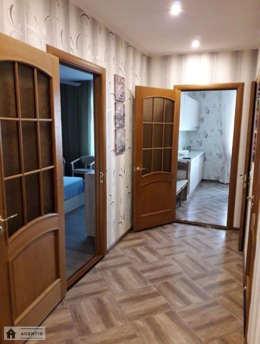 Сдам квартиру 2 комнаты, 71 m², 12 эт./17 этажей. 25, Дениса Рачінського вул. (Комбінатна), Киев. 