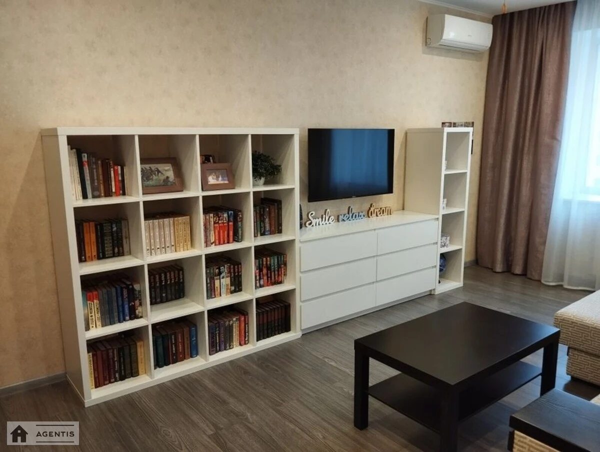 Apartment for rent 2 rooms, 71 m², 12th fl./17 floors. 25, Denysa Rachinskoho vul. Kombinatna, Kyiv. 