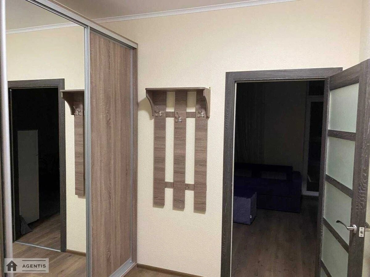 Сдам квартиру 1 комната, 35 m², 4 эт./12 этажей. 65, Берестейський просп. (Перемоги), Киев. 