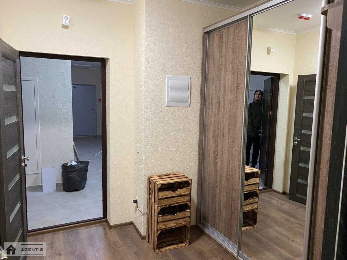 Сдам квартиру 1 комната, 35 m², 4 эт./12 этажей. 65, Берестейський просп. (Перемоги), Киев. 