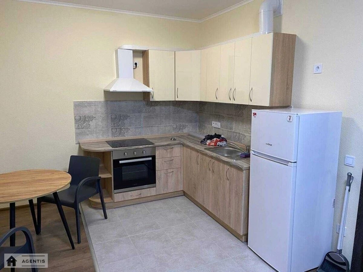 Сдам квартиру 1 комната, 35 m², 4 эт./12 этажей. 65, Берестейський просп. (Перемоги), Киев. 