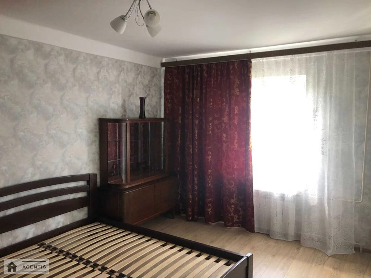 Apartment for rent 3 rooms, 60 m², 5th fl./9 floors. 9, Lisoviy 9, Kyiv. 