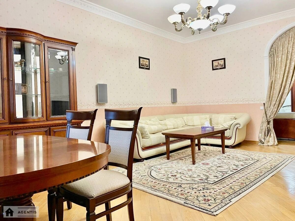 Сдам квартиру 3 комнаты, 120 m², 5 эт./23 этажа. 30, Леси Украинки 30, Киев. 