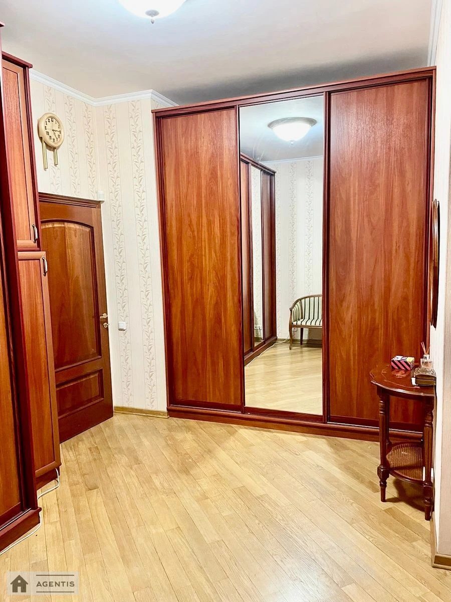 Здам квартиру 3 кімнати, 120 m², 5 пов./23 поверхи. 30, Лесі Українки 30, Київ. 