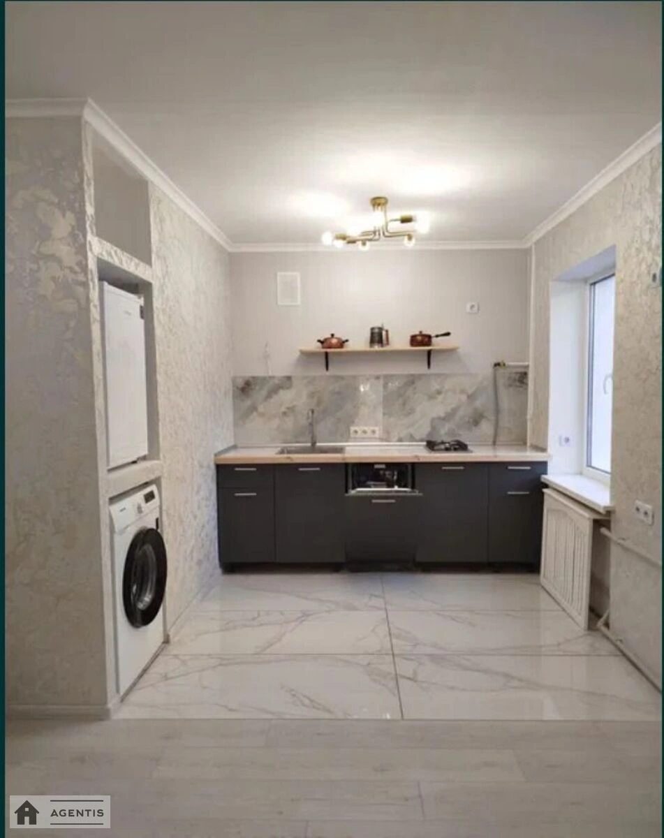 Здам квартиру 1 кімната, 35 m², 3 пов./5 поверхів. 3, Відрадний 3, Київ. 