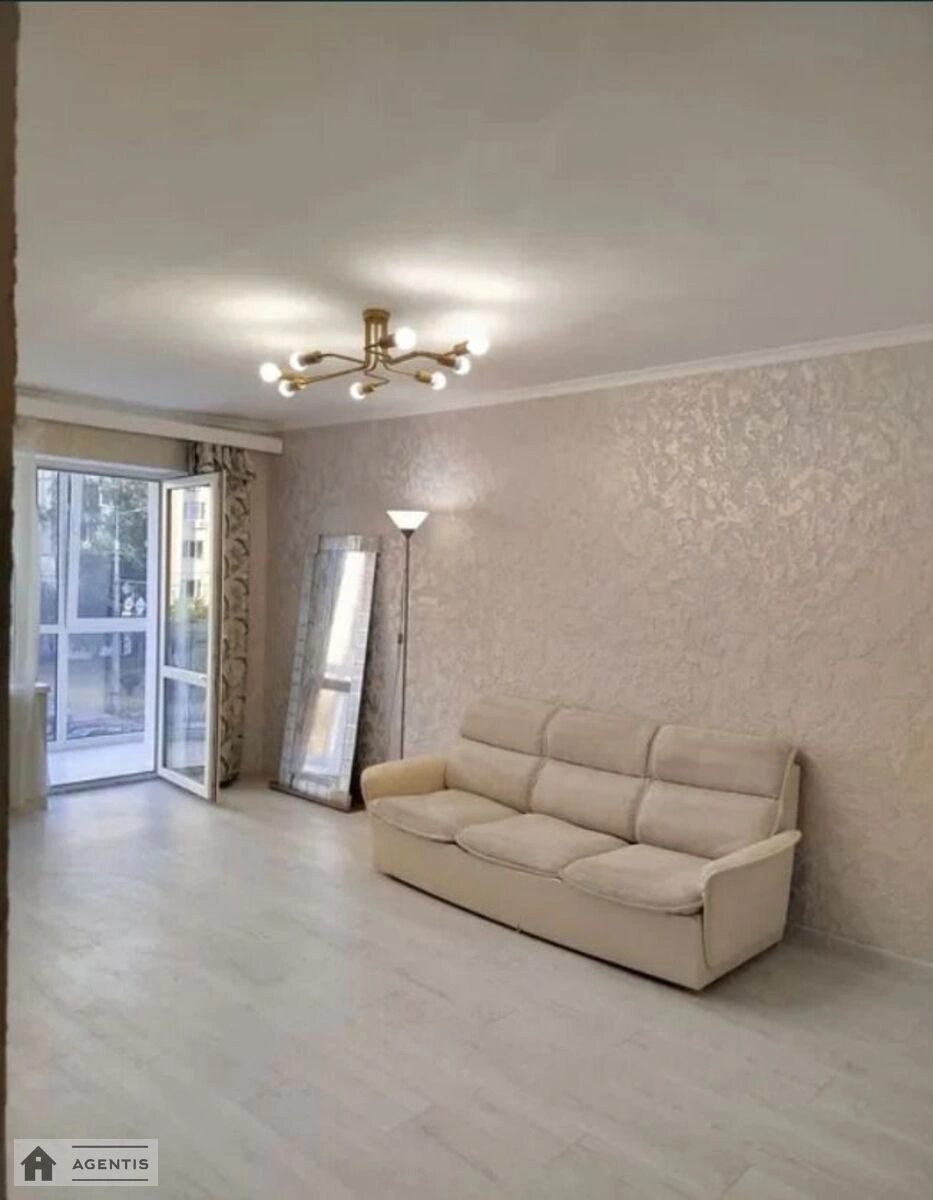 Apartment for rent 1 room, 35 m², 3rd fl./5 floors. 3, Vidradniy 3, Kyiv. 