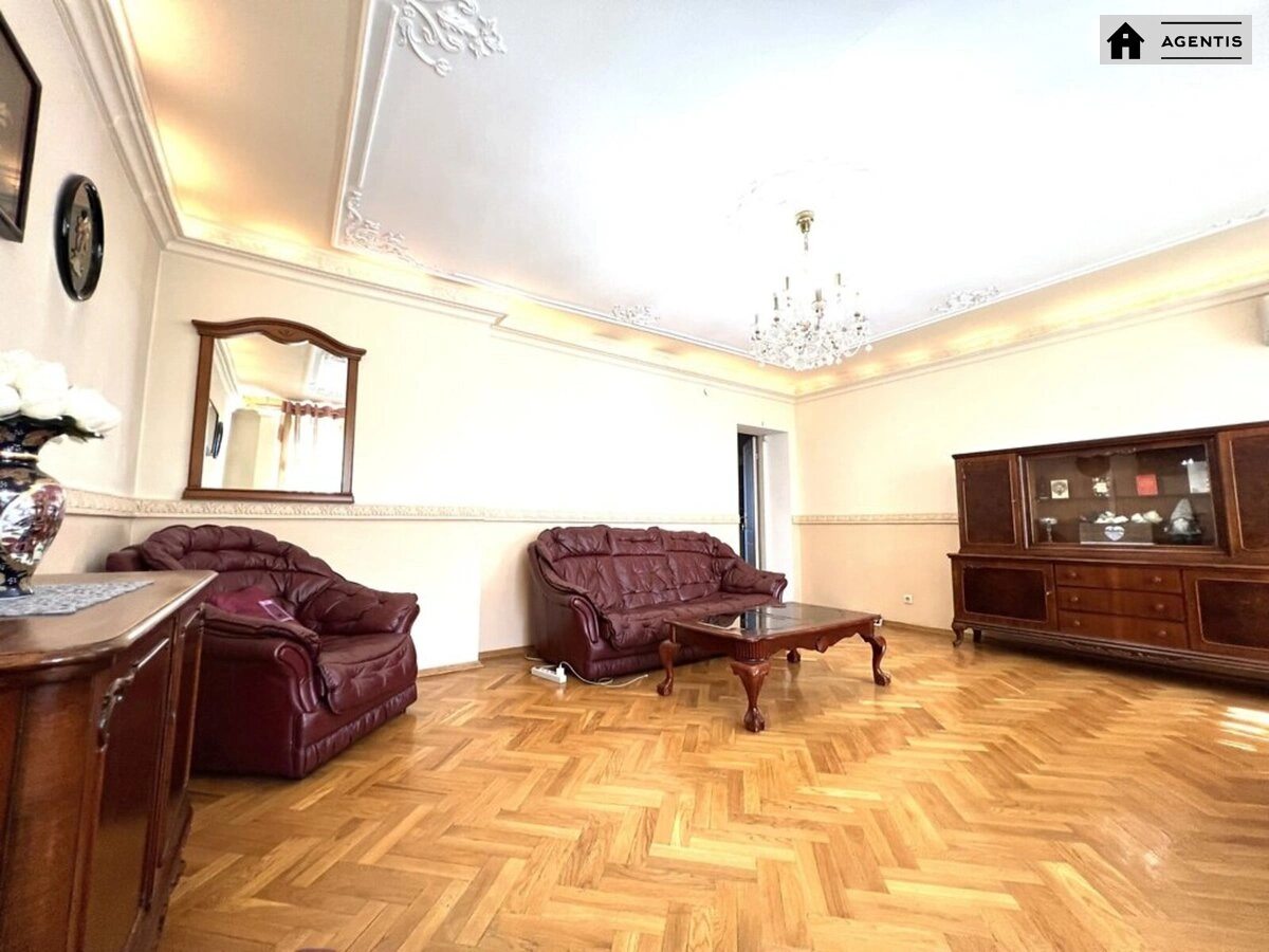 Apartment for rent 2 rooms, 69 m², 6th fl./9 floors. Feodosiyska 4, Kyiv. 