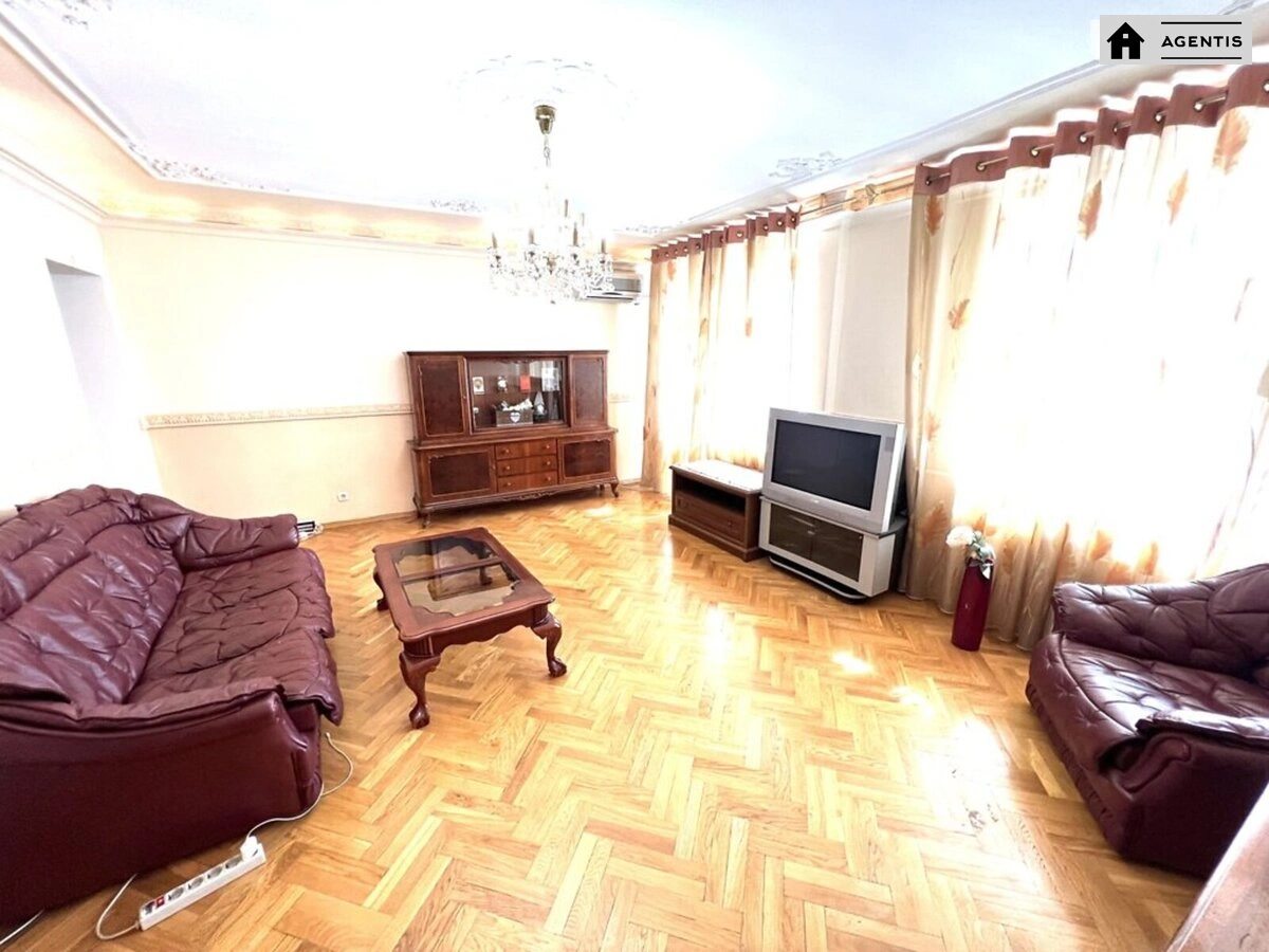 Apartment for rent 2 rooms, 69 m², 6th fl./9 floors. Feodosiyska 4, Kyiv. 