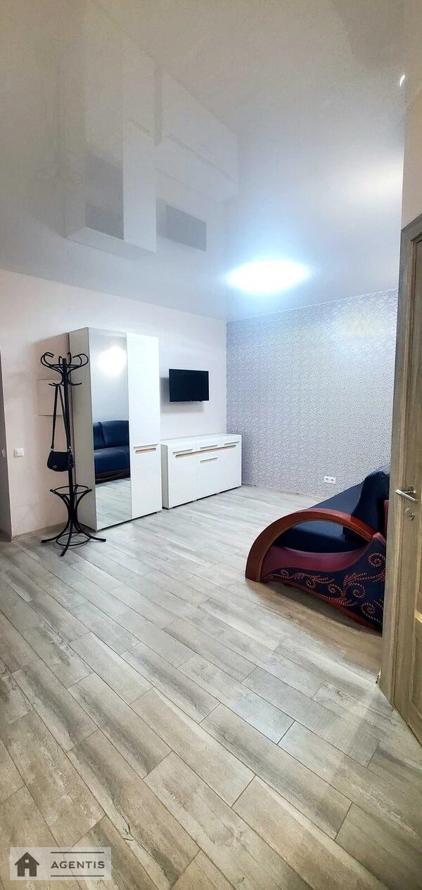 Сдам квартиру 2 комнаты, 53 m², 16 эт./20 этажей. 48, Патріарха Мстислава Скрипника вул. (Миколи Островського), Киев. 