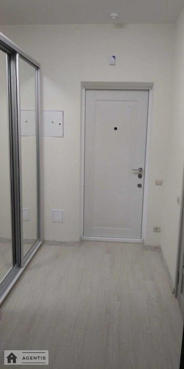 Сдам квартиру 1 комната, 36 m², 2 эт./17 этажей. 32, Сергія Данченка вул., Киев. 