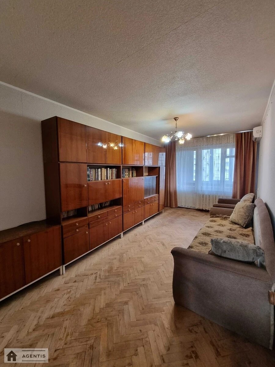 Сдам квартиру 3 комнаты, 67 m², 12 эт./12 этажей. 3, Малишка вул., Киев. 