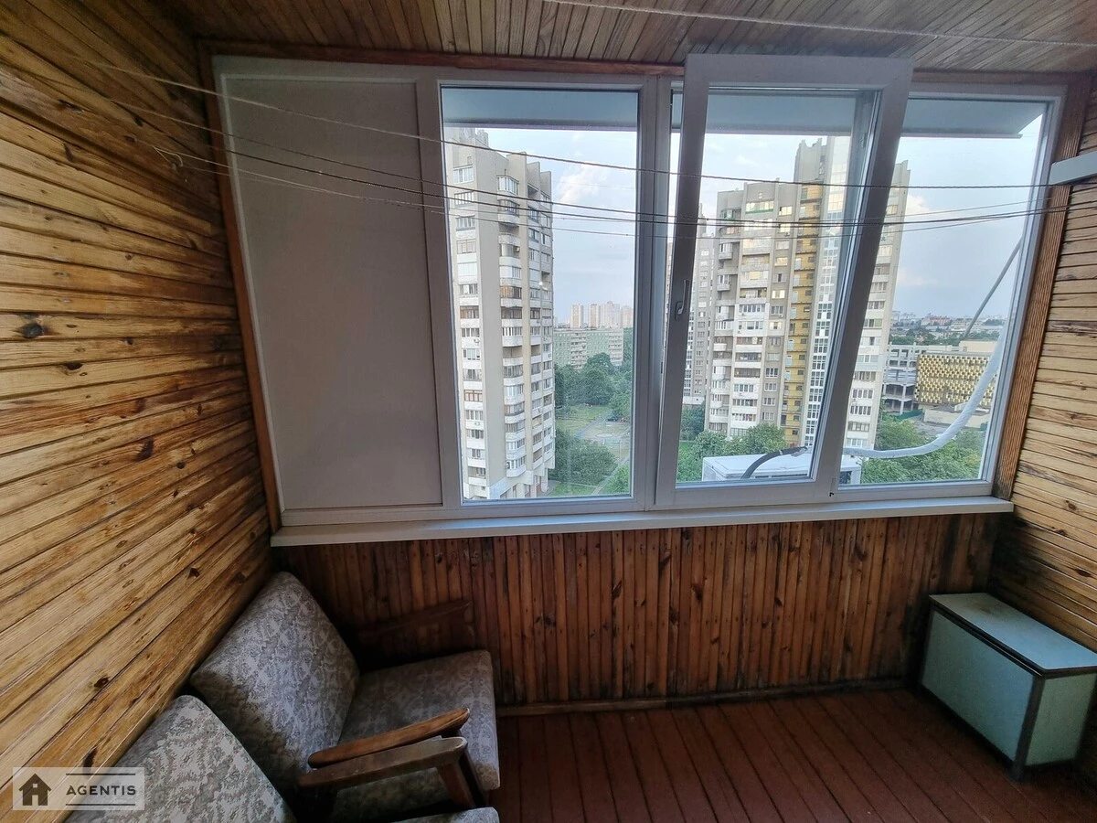 Сдам квартиру 3 комнаты, 67 m², 12 эт./12 этажей. 3, Малишка вул., Киев. 