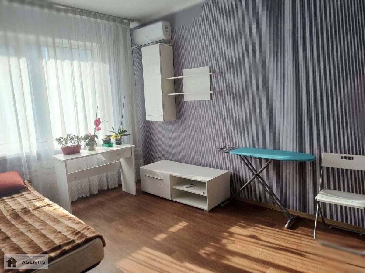 Apartment for rent 1 room, 38 m², 13th fl./25 floors. 16, Borysa Hmyri vul., Kyiv. 