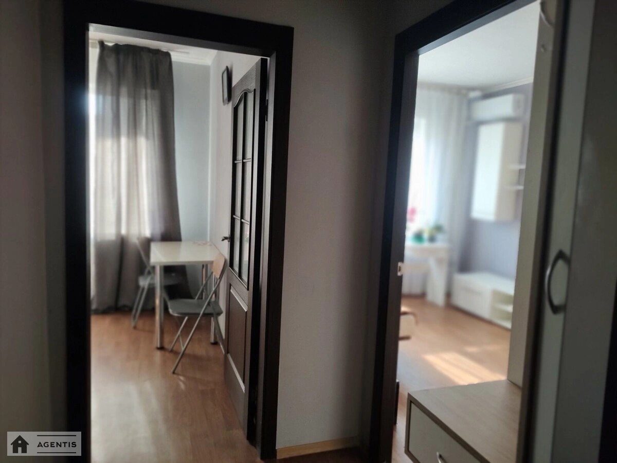 Apartment for rent 1 room, 38 m², 13th fl./25 floors. 16, Borysa Hmyri vul., Kyiv. 