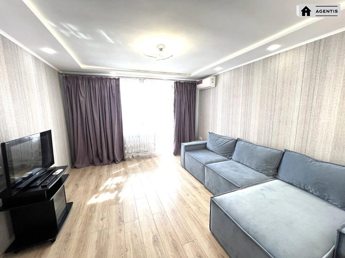 Apartment for rent 2 rooms, 51 m², 6th fl./9 floors. 25, Obolonska 25, Kyiv. 