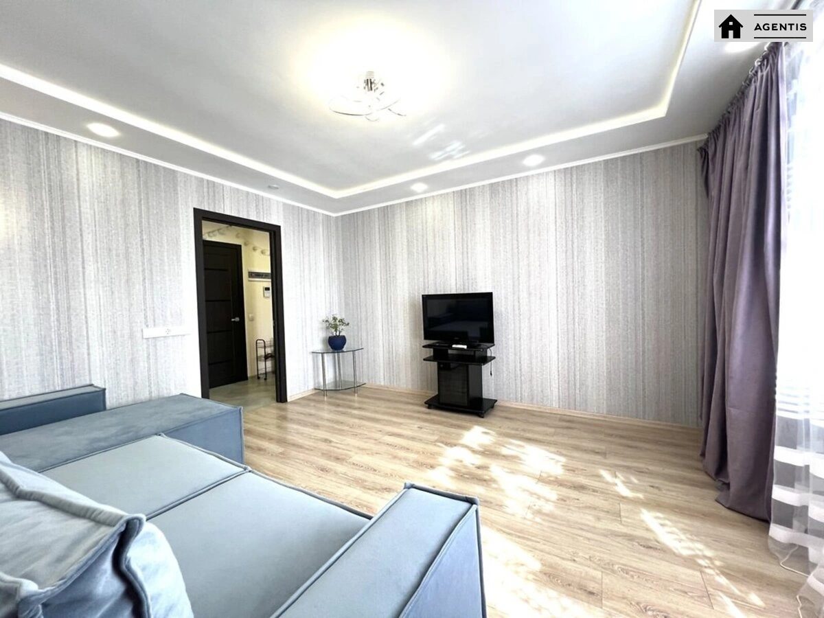 Apartment for rent 2 rooms, 51 m², 6th fl./9 floors. 25, Obolonska 25, Kyiv. 