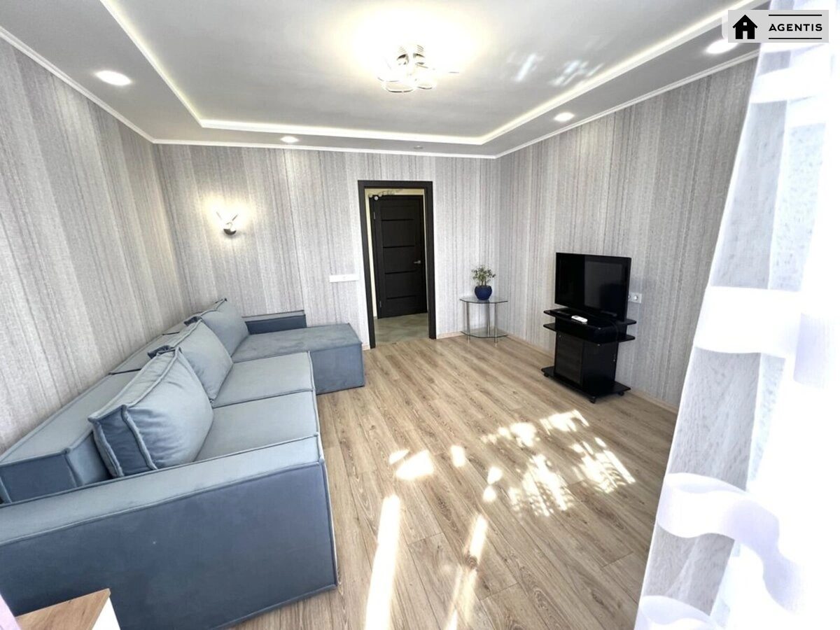 Apartment for rent 2 rooms, 51 m², 6th fl./9 floors. 25, Obolonska 25, Kyiv. 