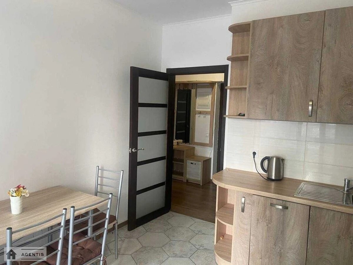 Сдам квартиру 1 комната, 46 m², 4 эт./15 этажей. 67, Берестейський просп. (Перемоги), Киев. 