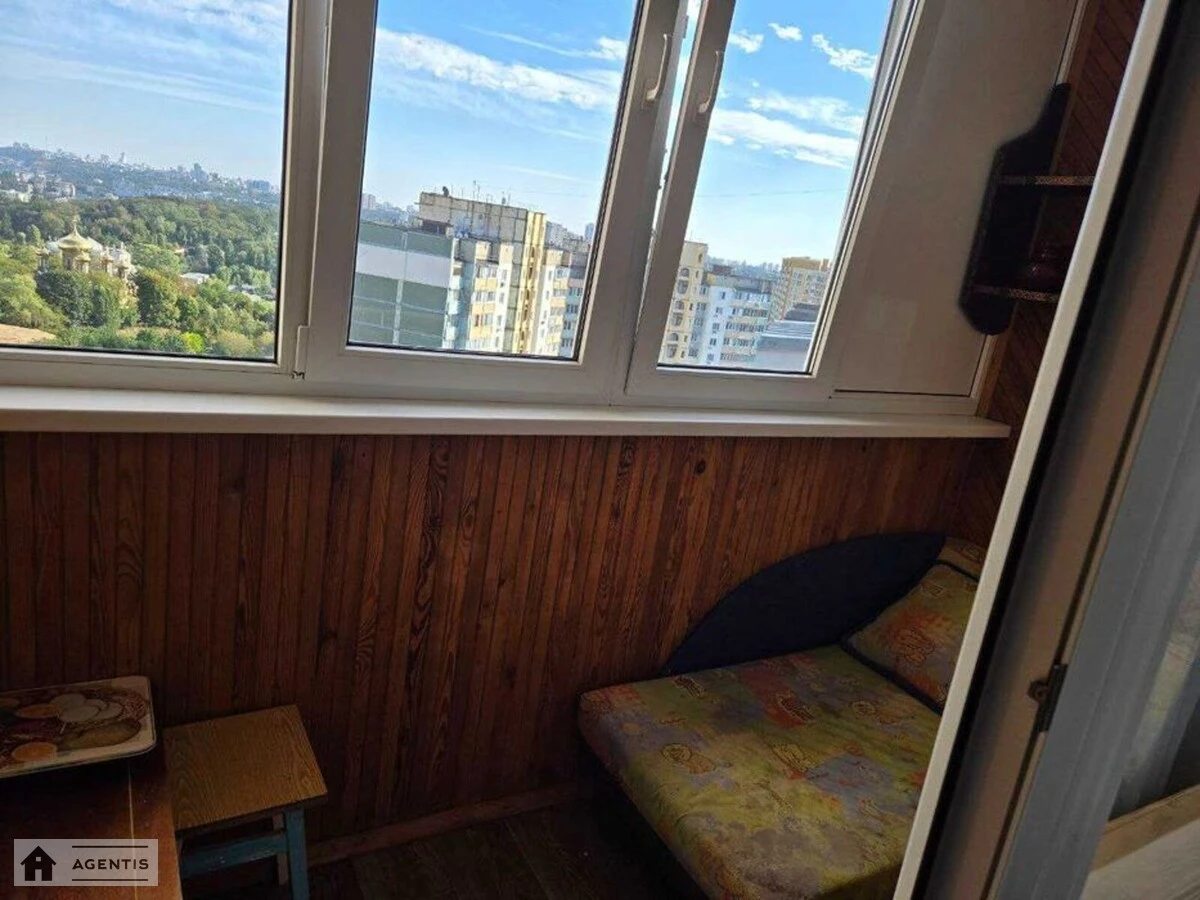 Apartment for rent 3 rooms, 72 m², 16th fl./18 floors. 19, Pravdy 19, Kyiv. 