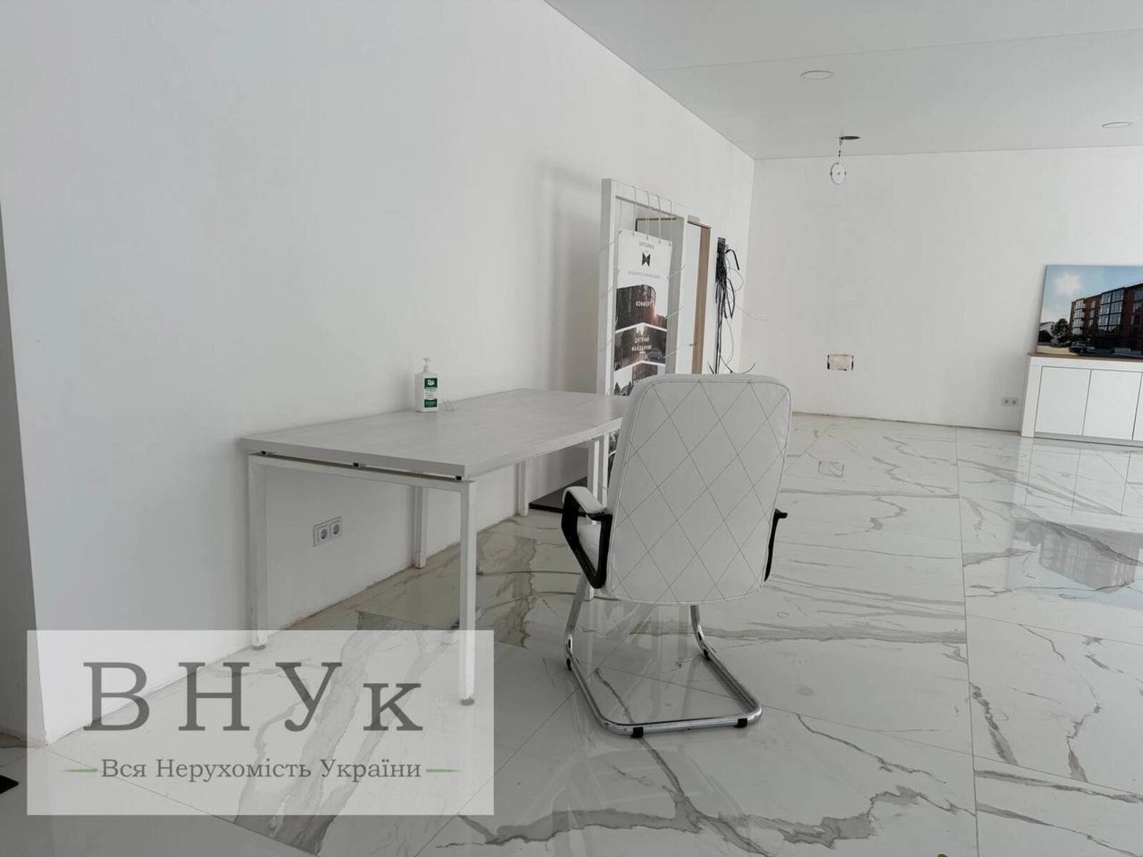 Продам нерухомість під комерцію 82 m², 1 пов./5 поверхів. За Рудкою пров., Тернопіль. 