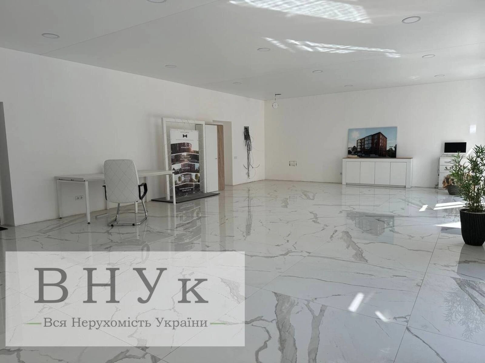 Продам нерухомість під комерцію 82 m², 1 пов./5 поверхів. За Рудкою пров., Тернопіль. 