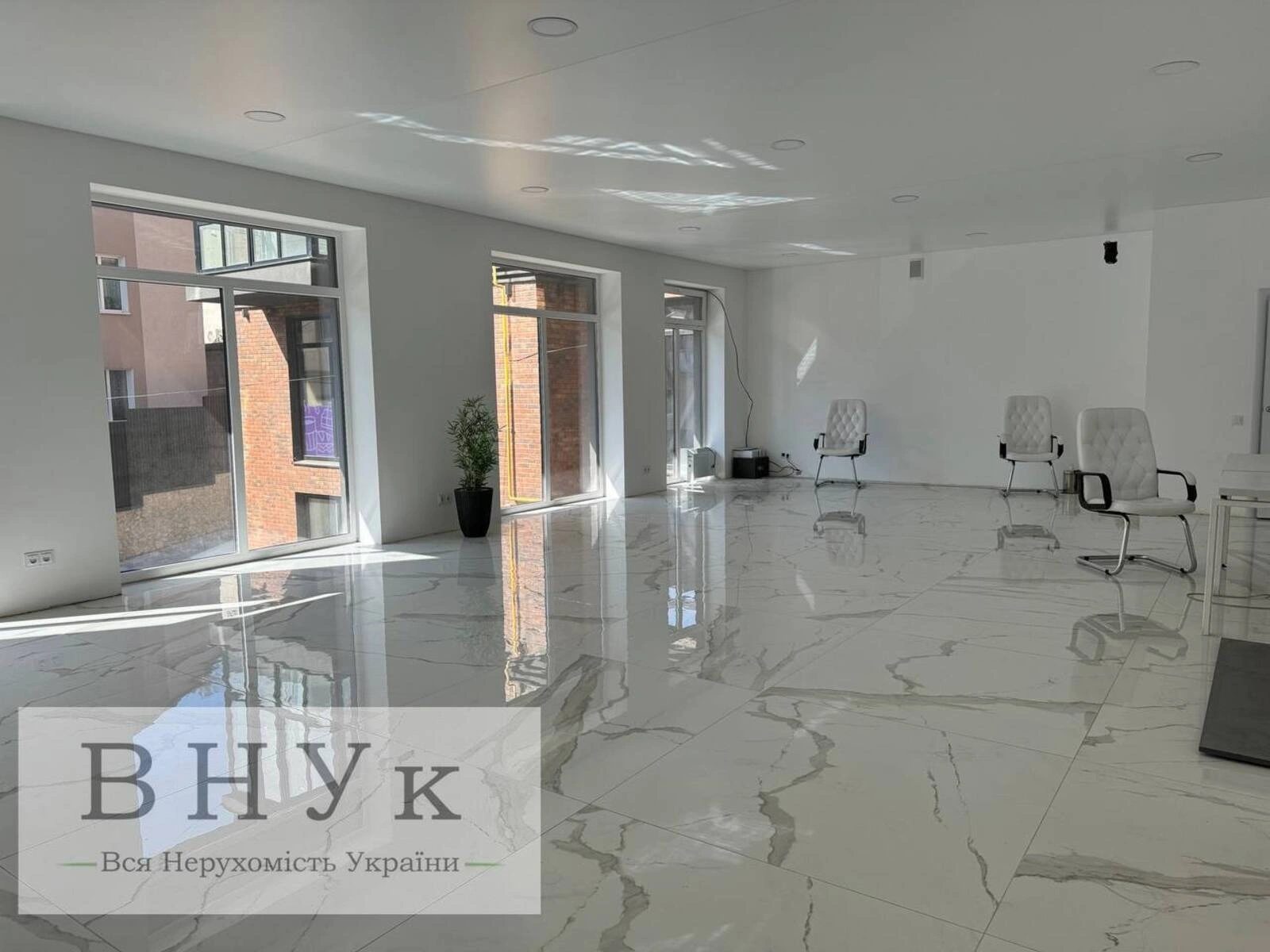 Продам нерухомість під комерцію 82 m², 1 пов./5 поверхів. За Рудкою пров., Тернопіль. 