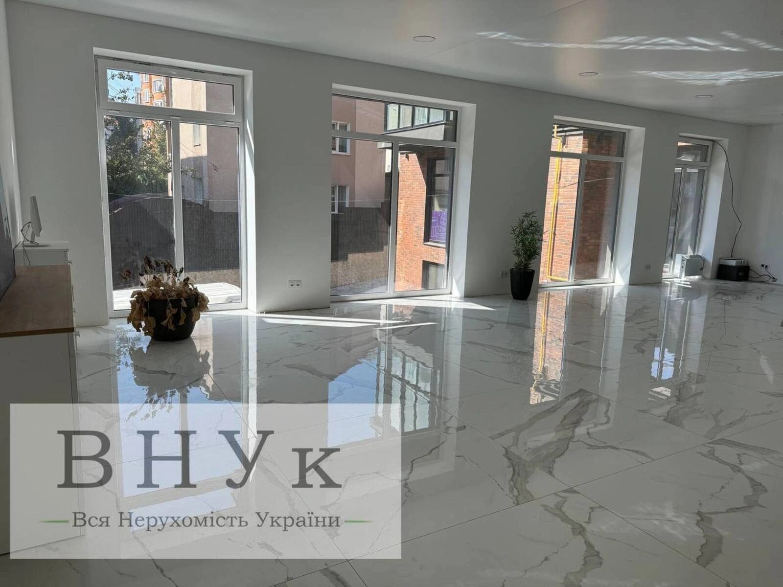 Продам нерухомість під комерцію 82 m², 1 пов./5 поверхів. За Рудкою пров., Тернопіль. 