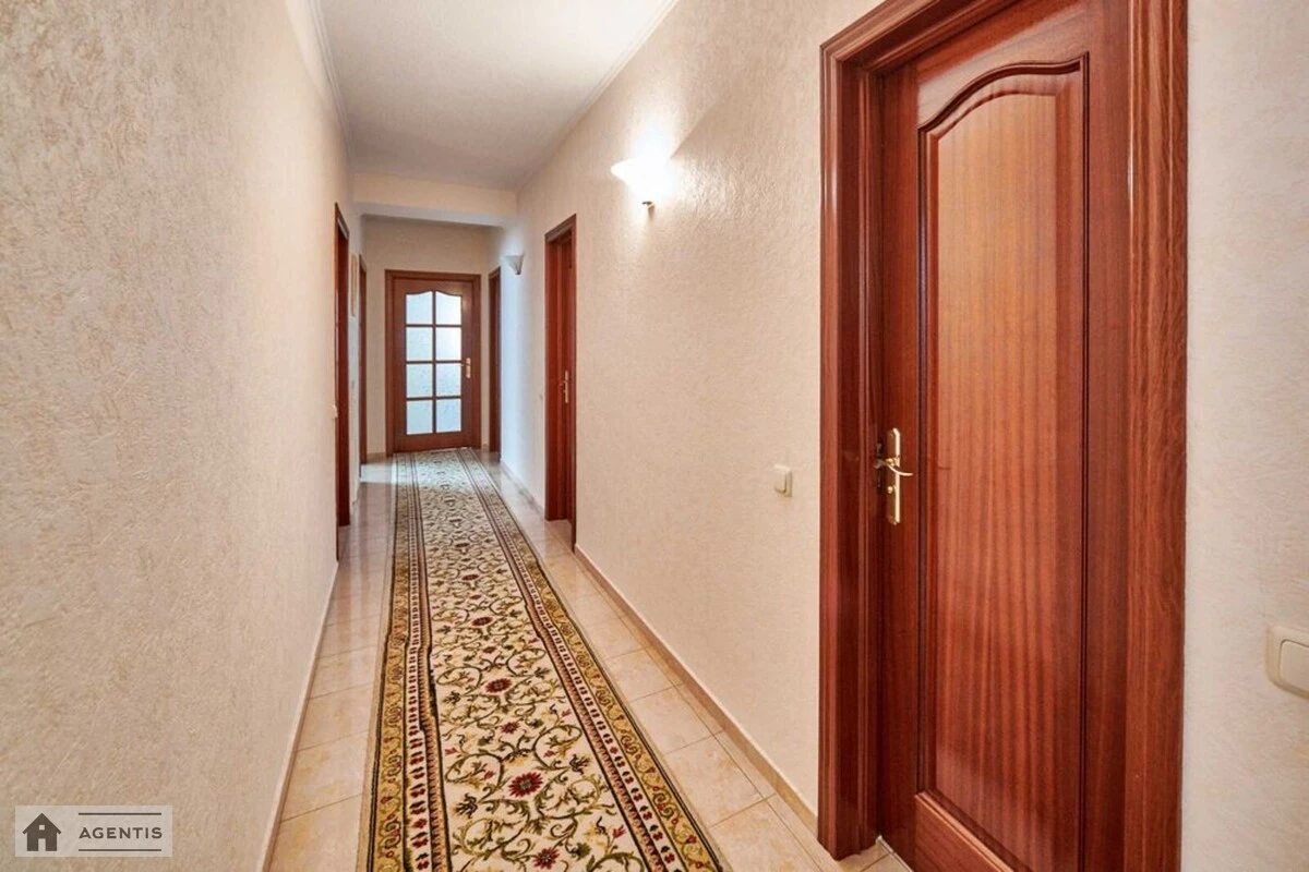 Apartment for rent 3 rooms, 120 m², 5th fl./12 floors. 29, Levka Lukyanenka vul. Marshala Tymoshenka, Kyiv. 