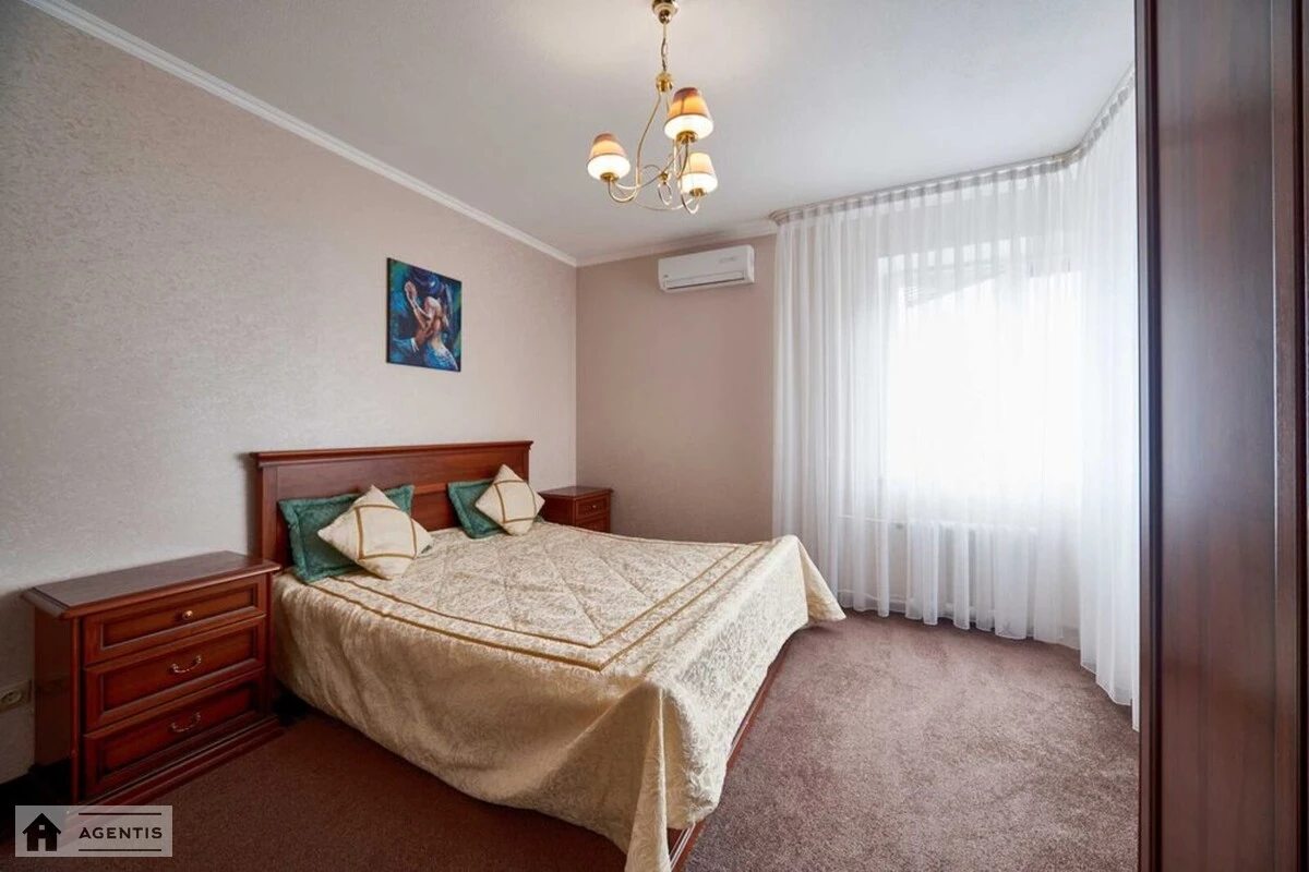 Apartment for rent 3 rooms, 120 m², 5th fl./12 floors. 29, Levka Lukyanenka vul. Marshala Tymoshenka, Kyiv. 