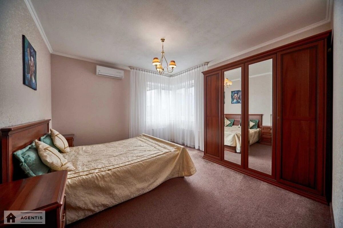 Apartment for rent 3 rooms, 120 m², 5th fl./12 floors. 29, Levka Lukyanenka vul. Marshala Tymoshenka, Kyiv. 