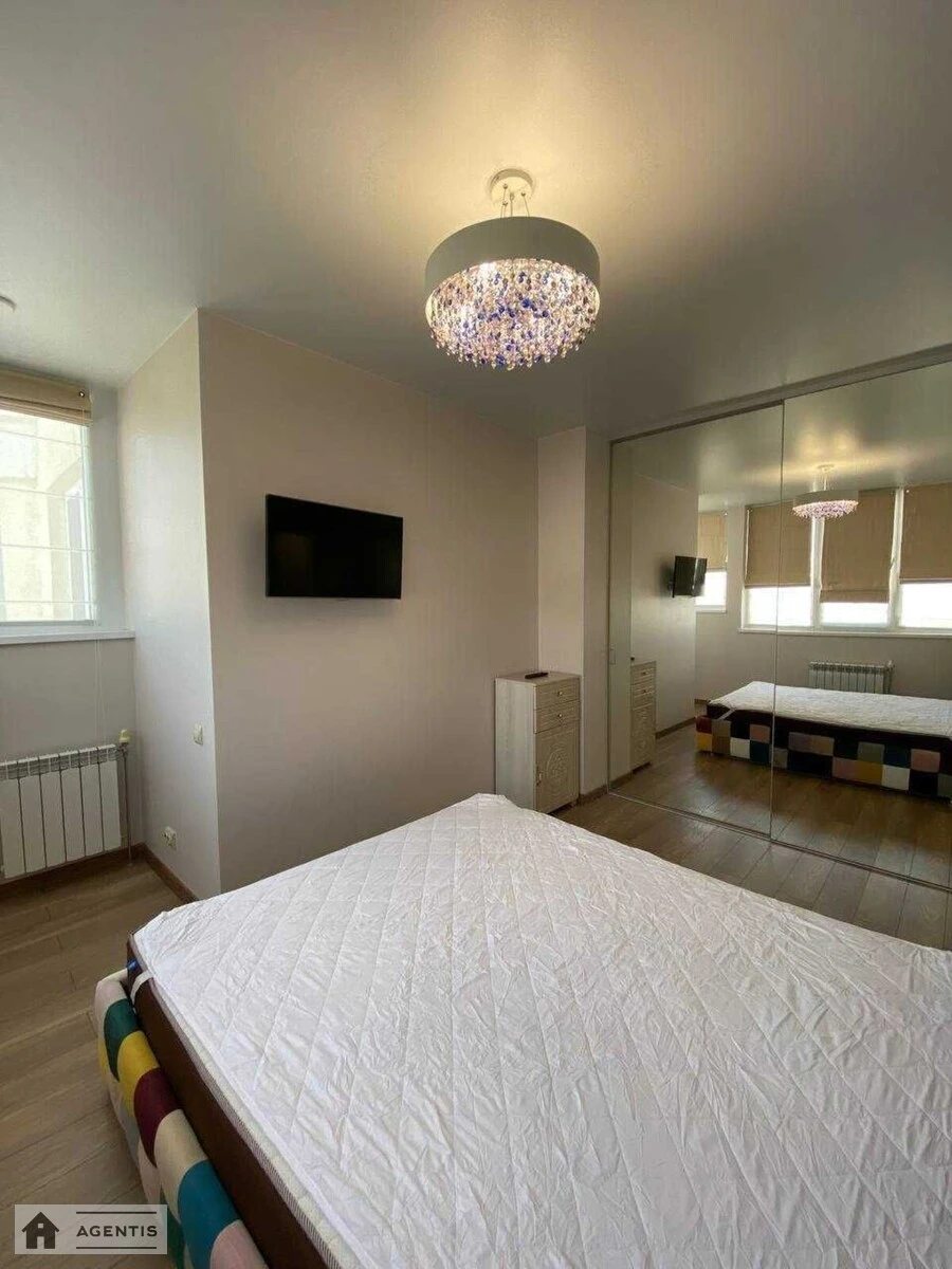 Сдам квартиру 2 комнаты, 55 m², 23 эт./24 этажа. 20, Генерала Шаповала вул. (Механізаторів), Киев. 