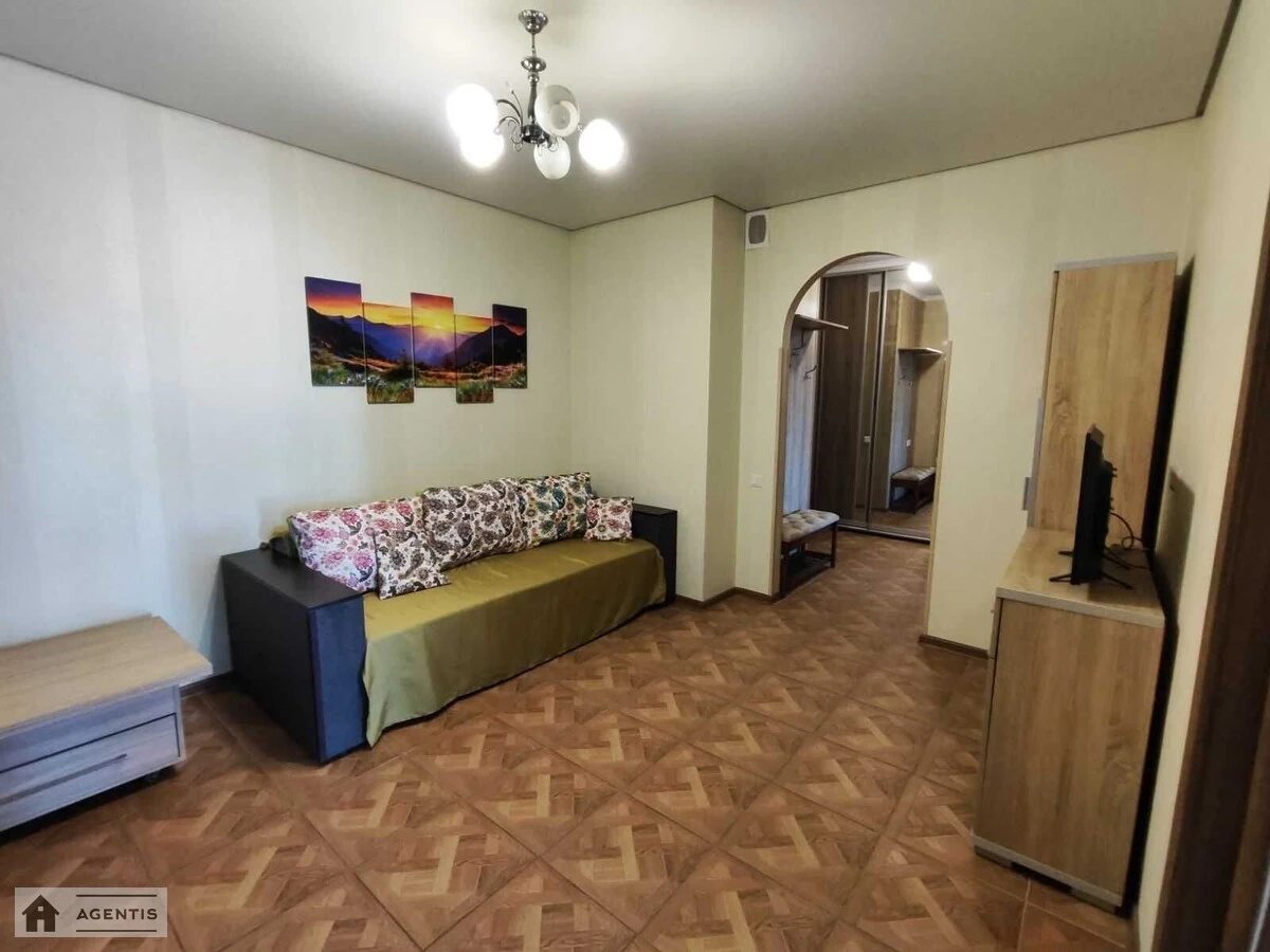 Сдам квартиру 2 комнаты, 78 m², 14 эт./25 этажей. 2, Драгоманова 2, Киев. 