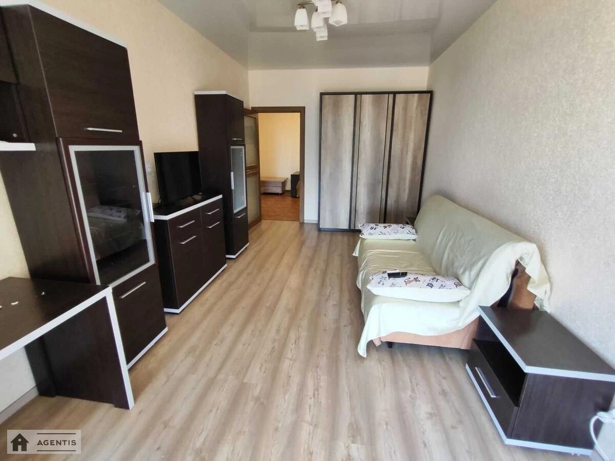 Сдам квартиру 2 комнаты, 78 m², 14 эт./25 этажей. 2, Драгоманова 2, Киев. 