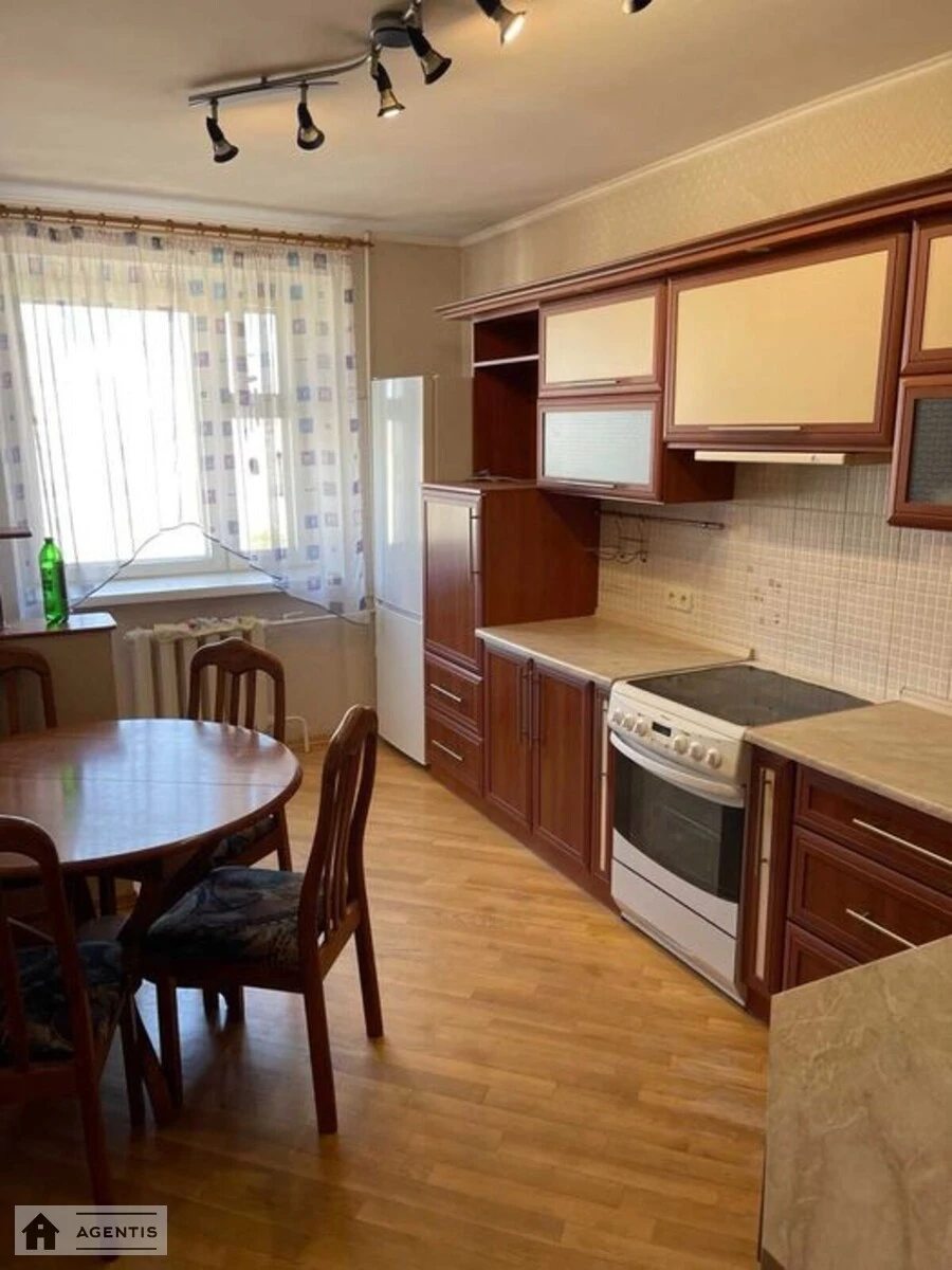 Apartment for rent 3 rooms, 85 m², 16th fl./18 floors. 3, Anny Akhmatovoyi vul., Kyiv. 