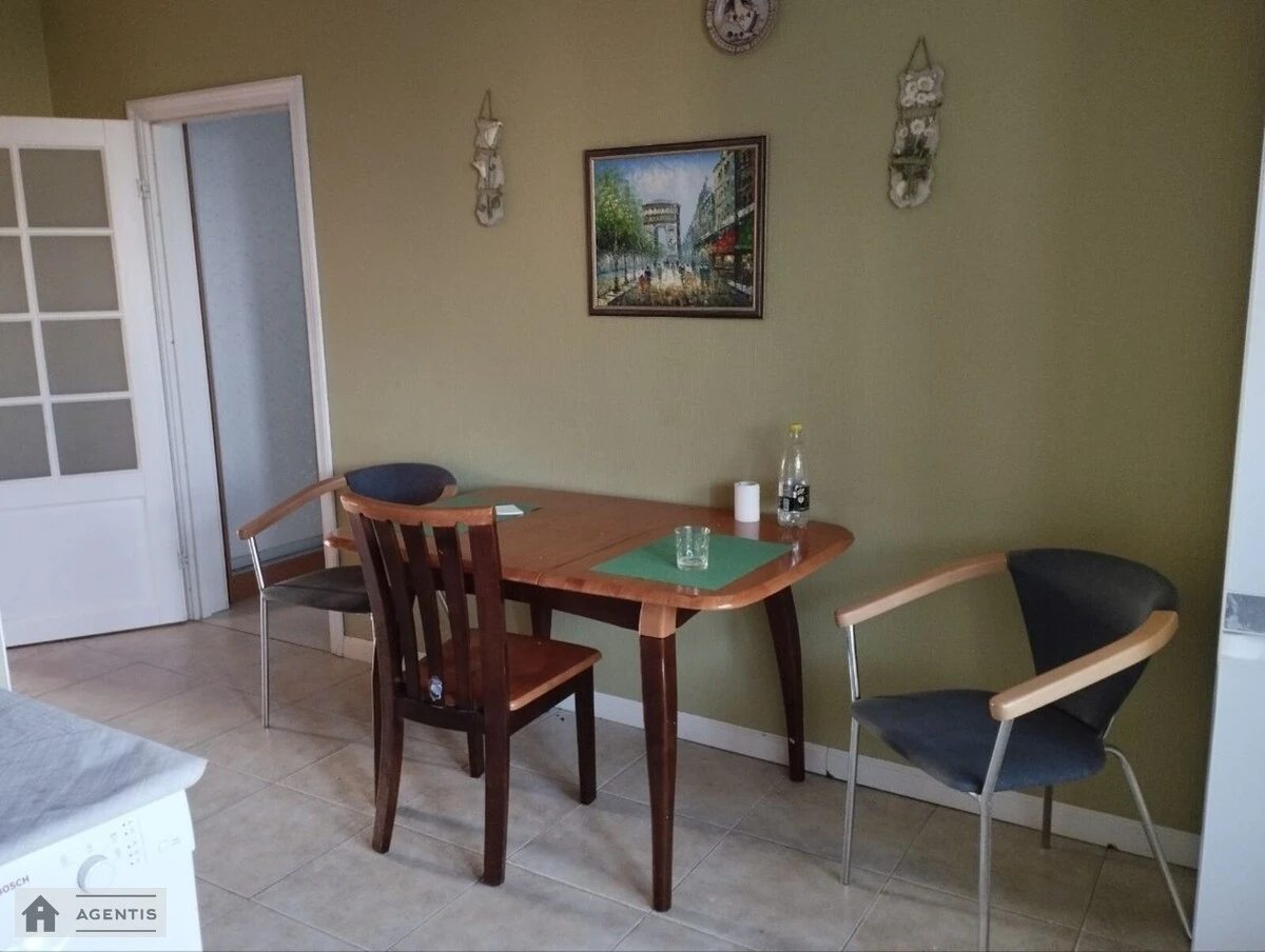 Apartment for rent 3 rooms, 68 m², 13th fl./16 floors. 13, Myropilska 13, Kyiv. 