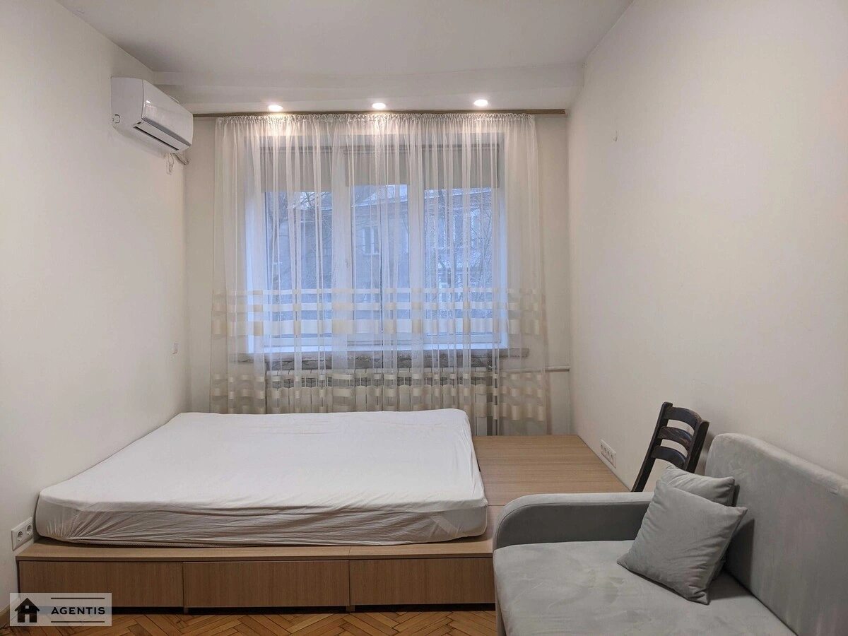 Сдам квартиру 1 комната, 30 m², 5 эт./5 этажей. 55, Дегтяревская 55, Киев. 